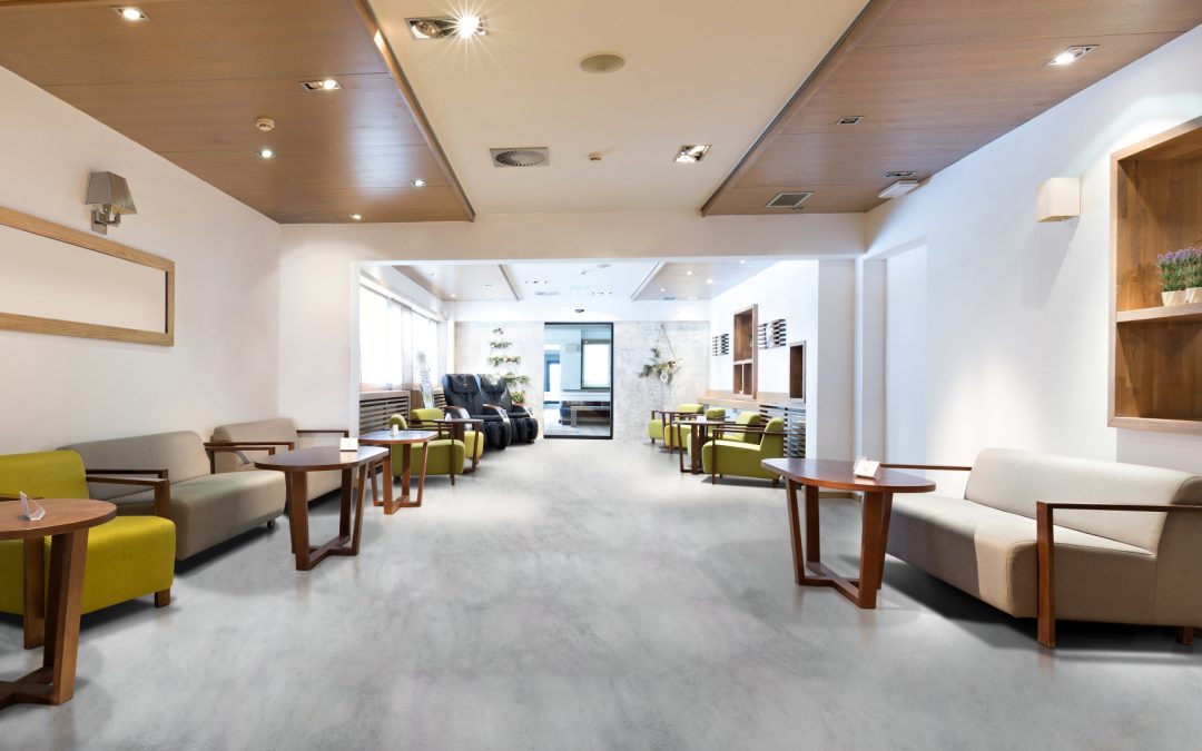 Mikrocement na&nbsp;podłogę w&nbsp;hotelu – elegancja i&nbsp;trwałość w&nbsp;jednym